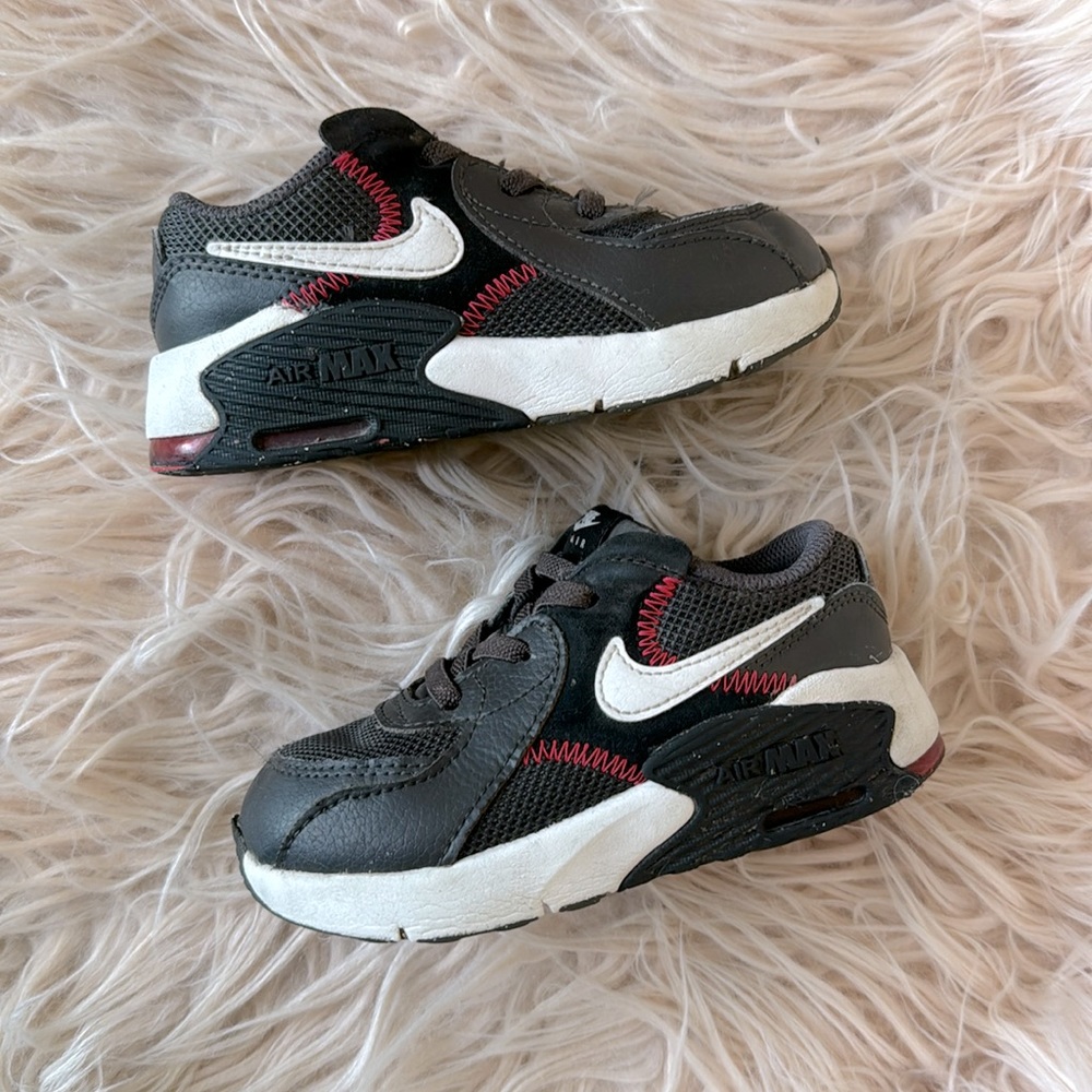 Nike air max toddler shoes size 9